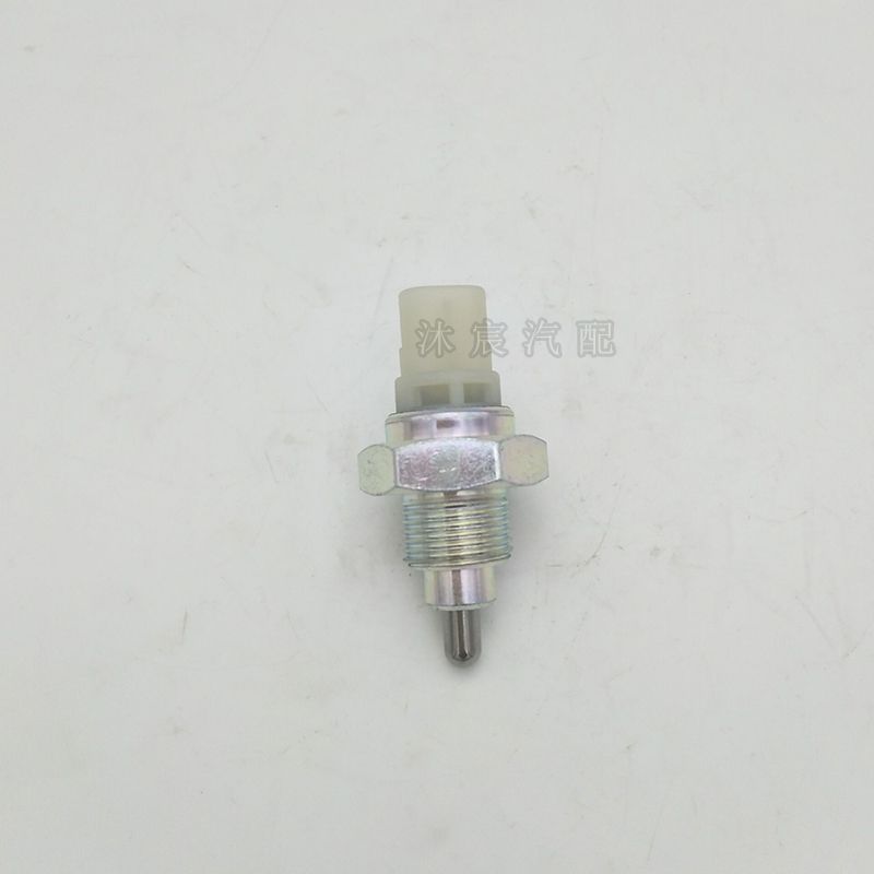 Car Accessories Light - อุปกรณ์เสริมในรถยนต์ สวิตช์ไฟถอยหลังสำหรับ Great Wall M4 M2